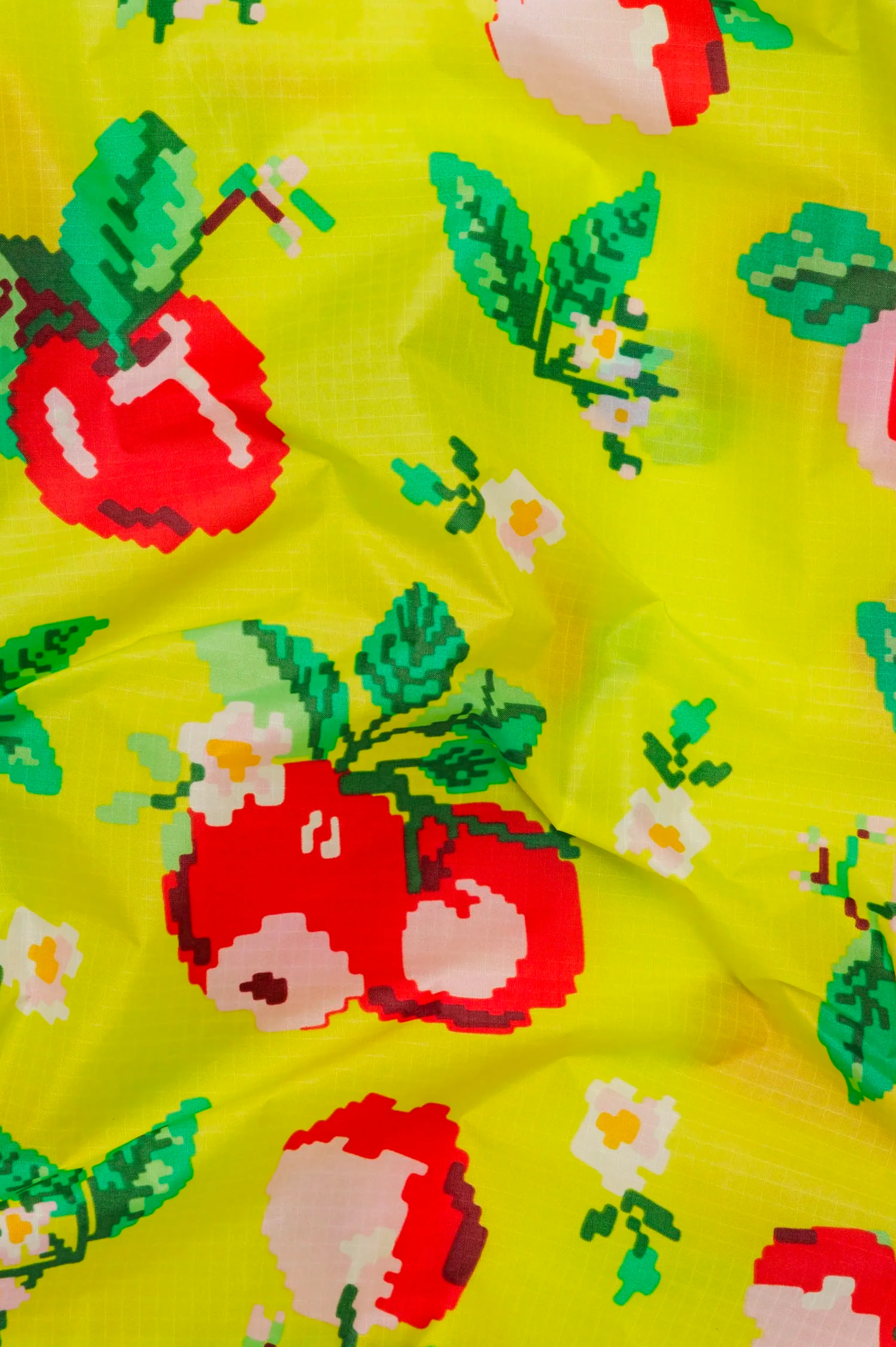 Baggu Needlepoint Apple Standard Reusable Bag