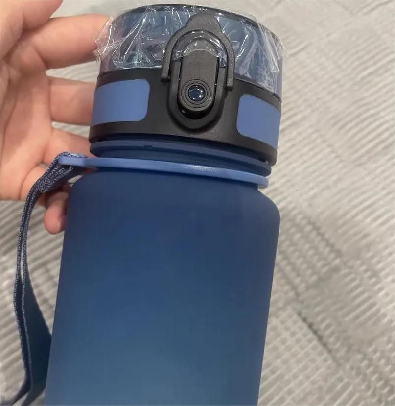 Drinking water bottles, leak proof BPA and non-toxic, for daily use