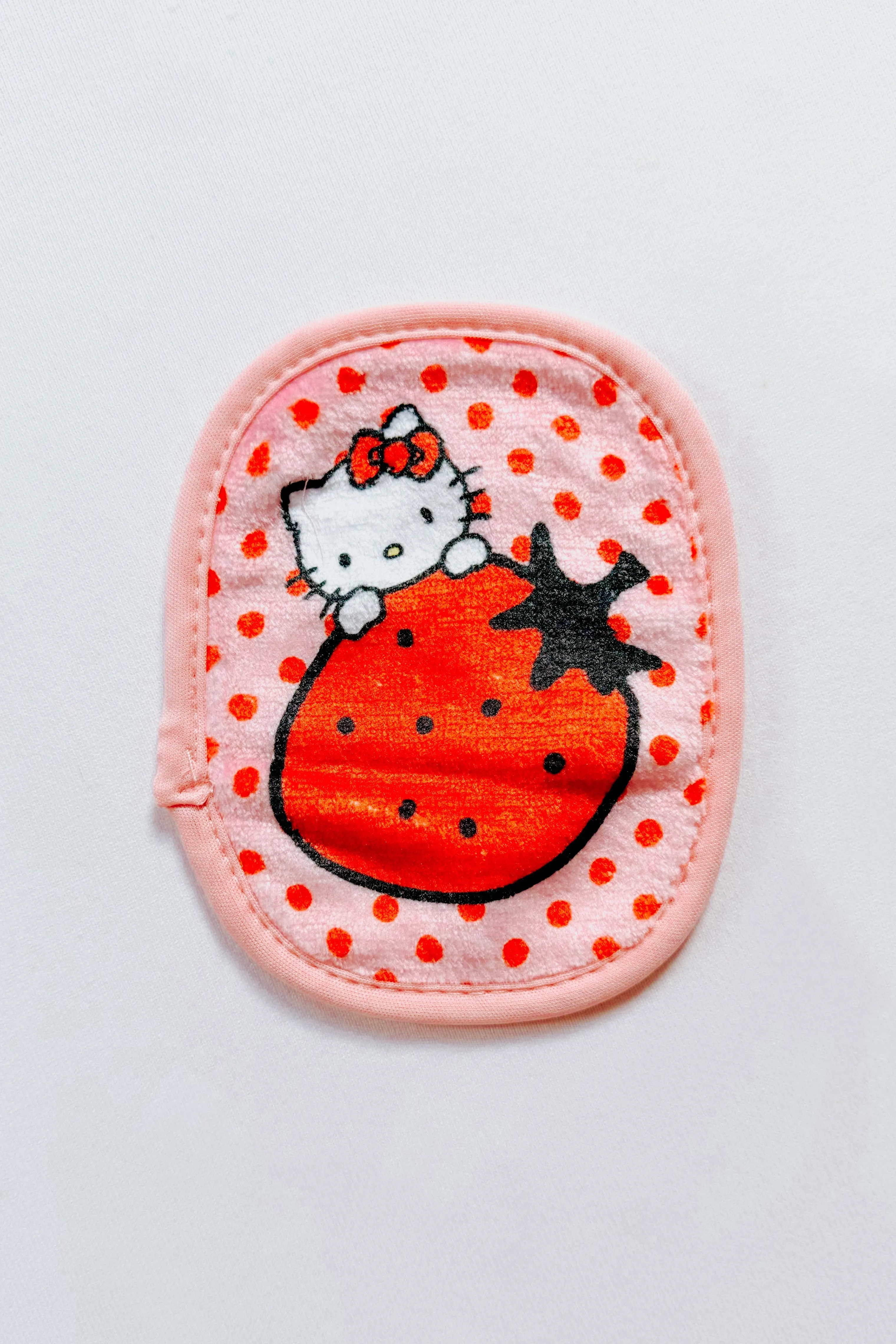 The Original MakeUp Eraser • Hello Kitty 7-Day © Sanrio